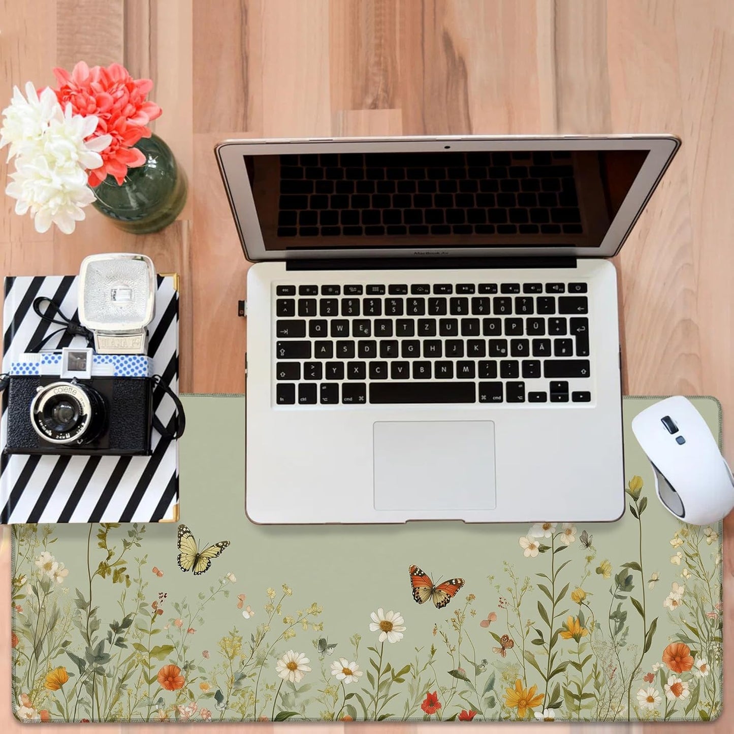 Large Mouse Pad Wildflowers Gaming Desk Pad Computer Keyboard Non-Slip Waterproof Mouse Mat with Rubber Base and Stitched Edges Entertainment Office Writing Desk Mat 35.4 x 15.7 Inches